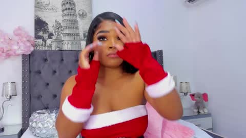 Snapshot of nahiarareina chatting on 12.01.24 NahiaraReina online show from 12.01.24
