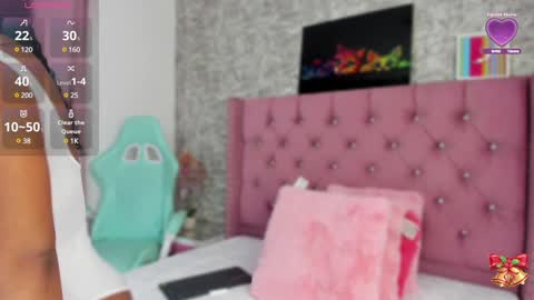 Snapshot of nahiarareina chatting on 12.29.24 NahiaraReina online show from 12.29.24