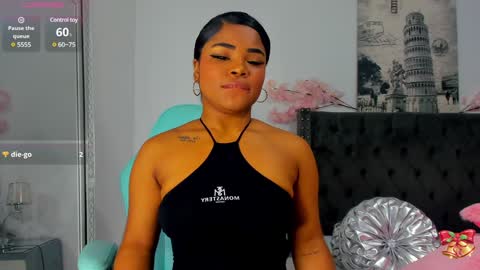 Snapshot of nahiarareina chatting on 01.01.25 NahiaraReina online show from 01.01.25