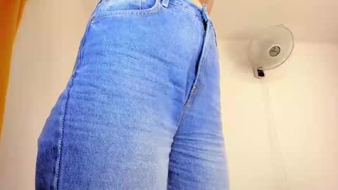 independent model online show from 02.17.25