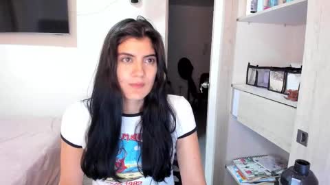 independent model online show from 12.22.25