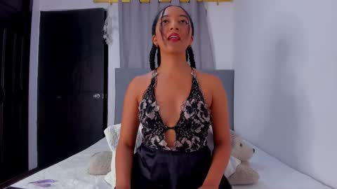 Laura online show from 03.04.25