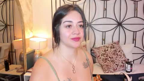 Nahomi  online show from 09.24.25