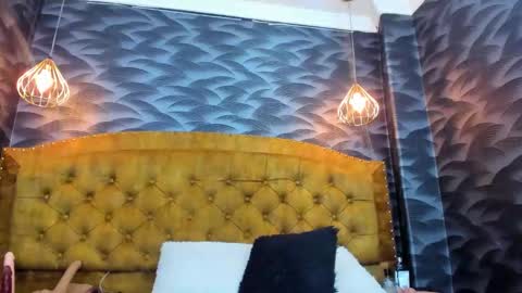 Nahomi online show from 12.19.25