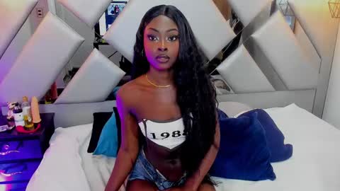 Nahomi  online show from 02.28.25