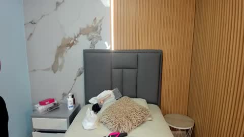   SHELBY   online show from 01.15.26