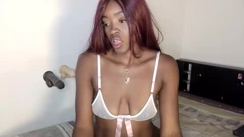 Snapshot of nahomy_smiiths chatting on 01.07.26 Nahomy online show from 01.07.26