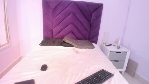 nahomycarterr online show from 10.14.25