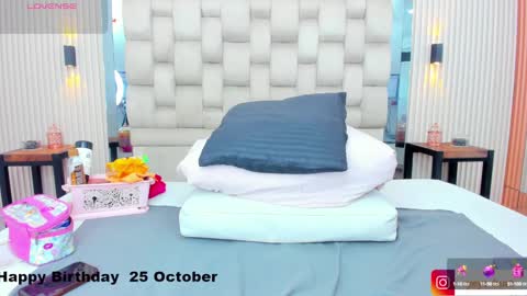 Snapshot of nahomye_taylor chatting on 10.08.25 Nahomye online show from 10.08.25