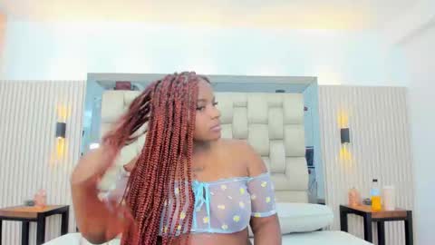 Snapshot of nahomye_taylor chatting on 10.22.25 Nahomye online show from 10.22.25