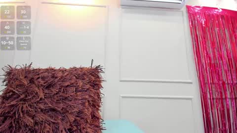 Nahomy online show from 01.08.25