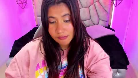 Snapshot of naia_karter chatting on 02.04.25 online show from 02.04.25