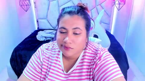 Snapshot of naia_karter chatting on 02.19.25 online show from 02.19.25