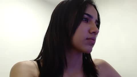 naiakit18 online show from 01.11.25