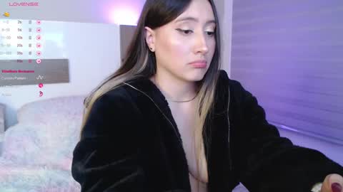 Snapshot of nailahk chatting on 02.18.25 NAILAHK online show from 02.18.25