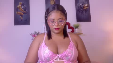 Snapshot of nairagold_ chatting on 06.18.26 nairagold_ online show from 06.18.26