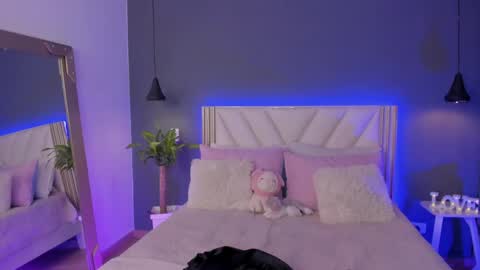 Naisha Ford online show from 04.08.26