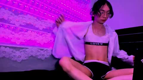 Snapshot of najimi_uwu chatting on 10.20.25 NAJI  online show from 10.20.25