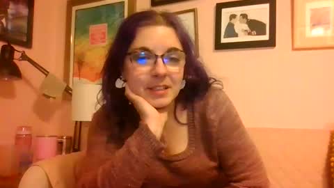 Snapshot of nakedcrafts chatting on 01.19.25 Lizzy online show from 01.19.25