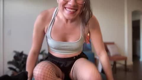 nakedpaint245477 online show from 02.16.25