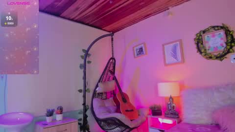 Nalia Adams online show from 03.05.25