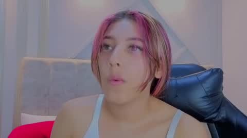 nami_sweet_ online show from 10.12.25