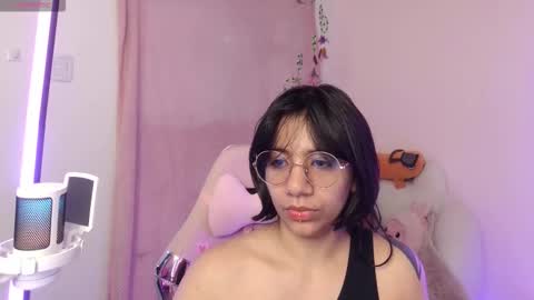 Snapshot of nami_usagi chatting on 10.21.25 nami_usagi online show from 10.21.25