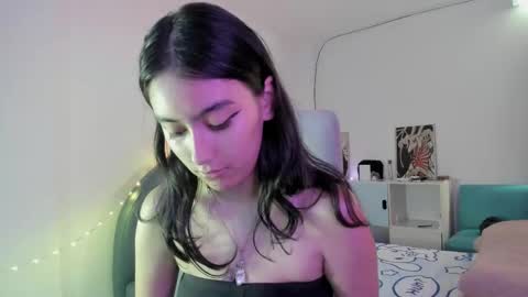 nami_white online show from 09.12.25