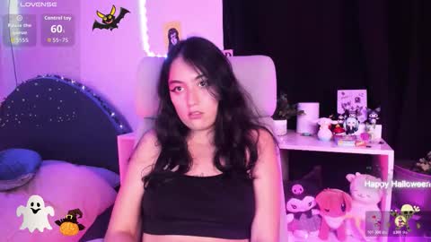 nami_white online show from 10.30.25