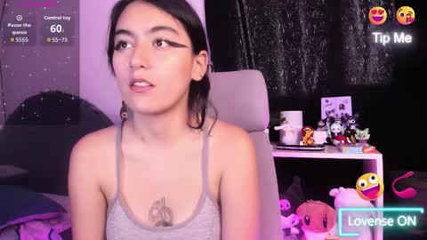 nami_white online show from 11.05.25