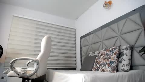 Snapshot of nana_levy chatting on 12.21.24 Nana levy online show from 12.21.24