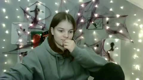 Nana online show from 10.03.25