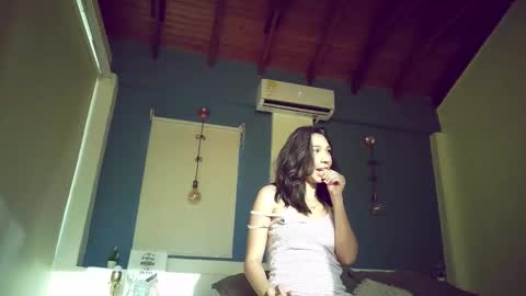 Nana Milan online show from 12.17.25