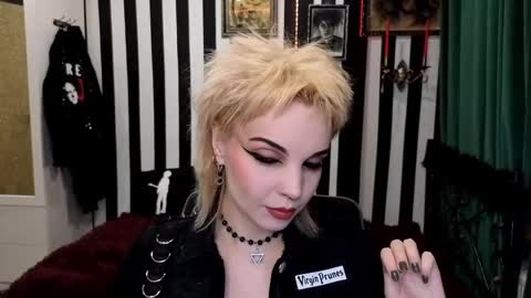 Snapshot of nancyaddams chatting on 10.24.25 Nancy online show from 10.24.25