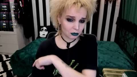 Snapshot of nancyaddams chatting on 11.05.25 Nancy online show from 11.05.25