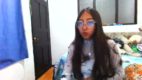 nanilux_1 online show from 10.26.25