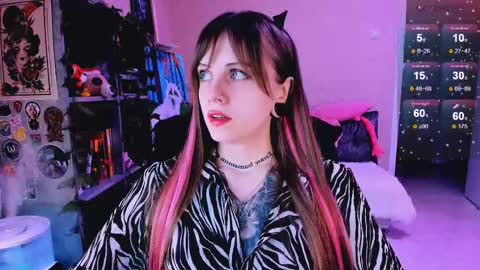 Snapshot of nanitamoore chatting on 03.05.25 Monday-Friday 12-4 AM and 6-9 AM New York time online show from 03.05.25