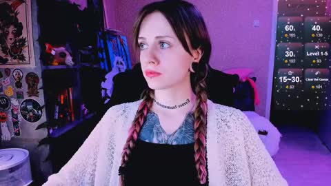 Snapshot of nanitamoore chatting on 03.09.25 Monday-Friday 12-4 AM and 6-9 AM New York time online show from 03.09.25