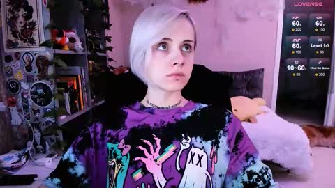 Snapshot of nanitamoore chatting on 10.09.25 Monday-Friday 12-4 AM and 6-9 AM New York time online show from 10.09.25