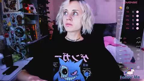 Snapshot of nanitamoore chatting on 10.18.25 Monday-Friday 12-4 AM and 6-9 AM New York time online show from 10.18.25