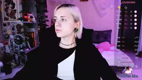 Snapshot of nanitamoore chatting on 10.23.25 Monday-Friday 12-4 AM and 6-9 AM New York time online show from 10.23.25