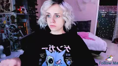 Snapshot of nanitamoore chatting on 10.30.25 Monday-Friday 12-4 AM and 6-9 AM New York time online show from 10.30.25