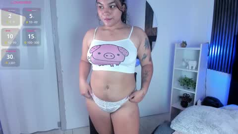 Snapshot of nanny_cute chatting on 09.26.25 NANY online show from 09.26.25