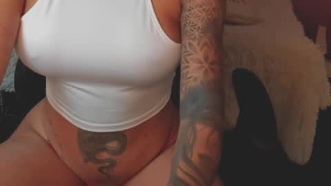 Snapshot of nany_tnt chatting on 12.29.24 NANY online show from 12.29.24