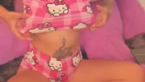 Snapshot of nany_tnt chatting on 01.24.25 NANY online show from 01.24.25