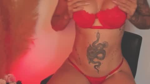 Snapshot of nany_tnt chatting on 01.26.25 NANY online show from 01.26.25