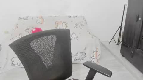 Snapshot of naoko_uwu chatting on 06.17.26 Naoko online show from 06.17.26