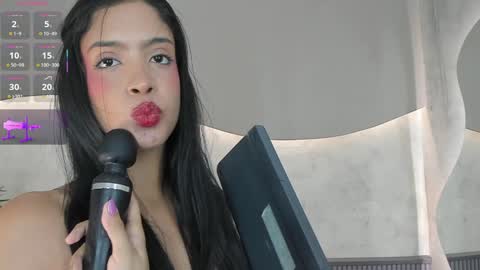Naomi  online show from 01.27.25
