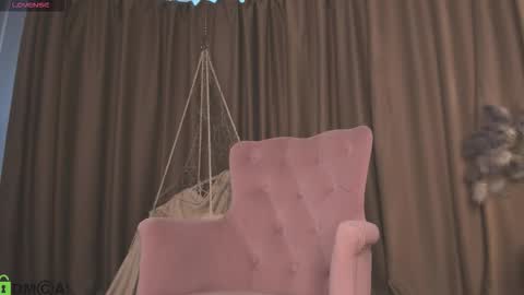 Naomi online show from 09.10.25