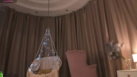 Naomi online show from 09.15.25